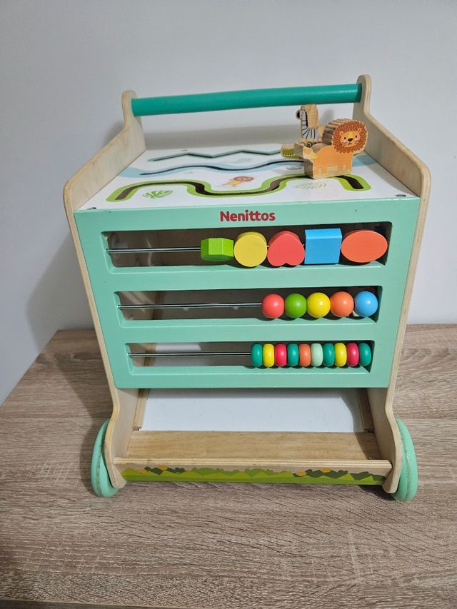 Correpasillos de madera Nenuco