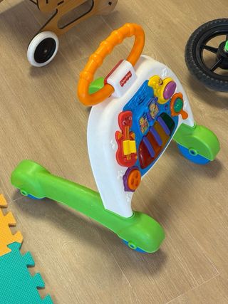 Caminador Fisher-Price musical