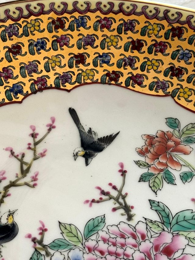 Bellissimo piatto di porcellana cinese