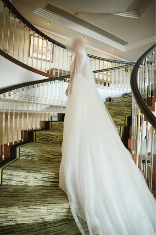 Velo de novia con acabado de encaje de Rosa Clará