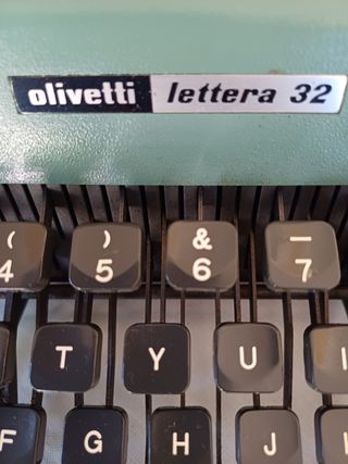 Olivetti Lettera 32 - Máquina de escribir vintage