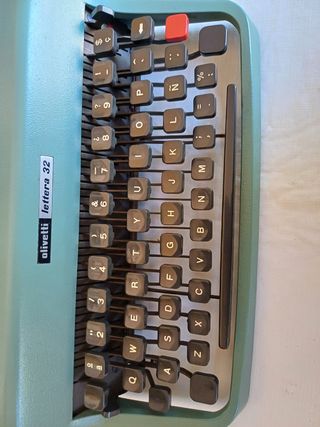 Olivetti Lettera 32 - Máquina de escribir vintage