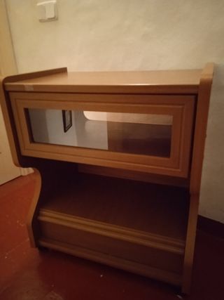Regalo mueble auxiliar con ruedas.