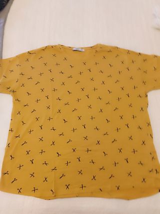 Camiseta MANGO XL amarilla. Tres camisetas a 12€
