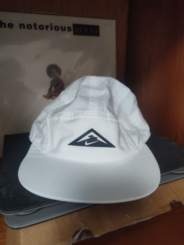 Gorra Nike Trail blanca
