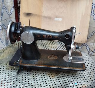 Máquina coser antigua