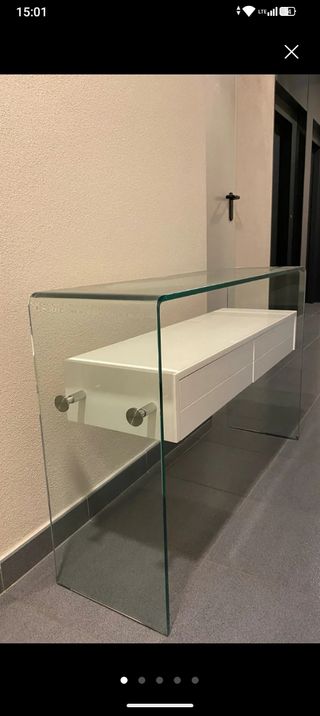 Recibidor de cristal y  madera blanco