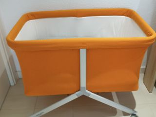 Minicuna bebé naranja de la marca Miny