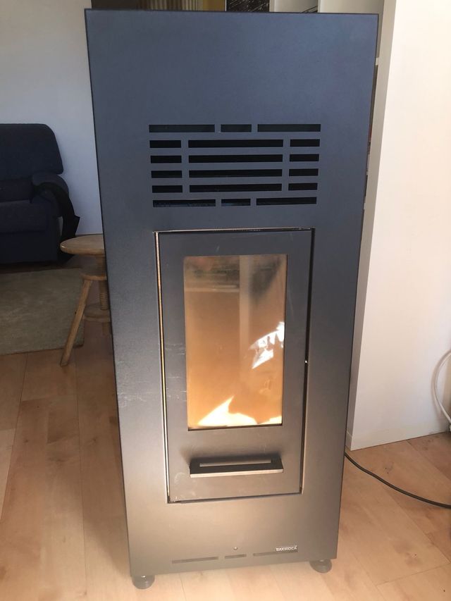 Estufa pellet Baxi Roca negra