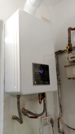 Calentador Ariston - Blanco