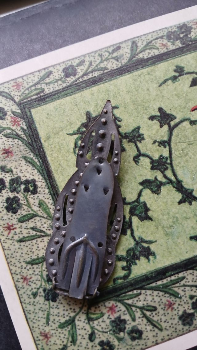 ▶️LOTE: •HEBILLA y ••BROCHES años 20-30 5×2cm