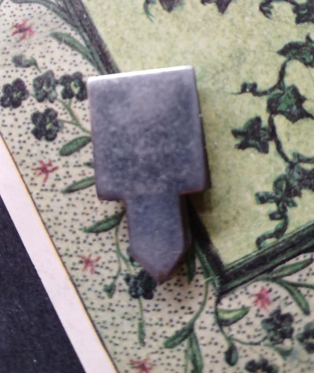 ▶️LOTE: •HEBILLA y ••BROCHES años 20-30 5×2cm