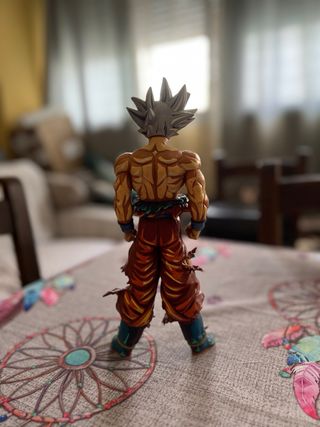 Figura Goku Ultra Instinto