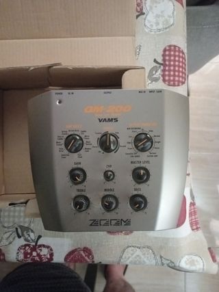 ZOOM GM-200 VAMS Simulador Amplificadores Guitarra