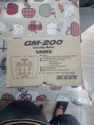 ZOOM GM-200 VAMS Simulador Amplificadores Guitarra