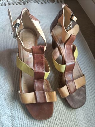 Sandalias tacón mujer tricolor 