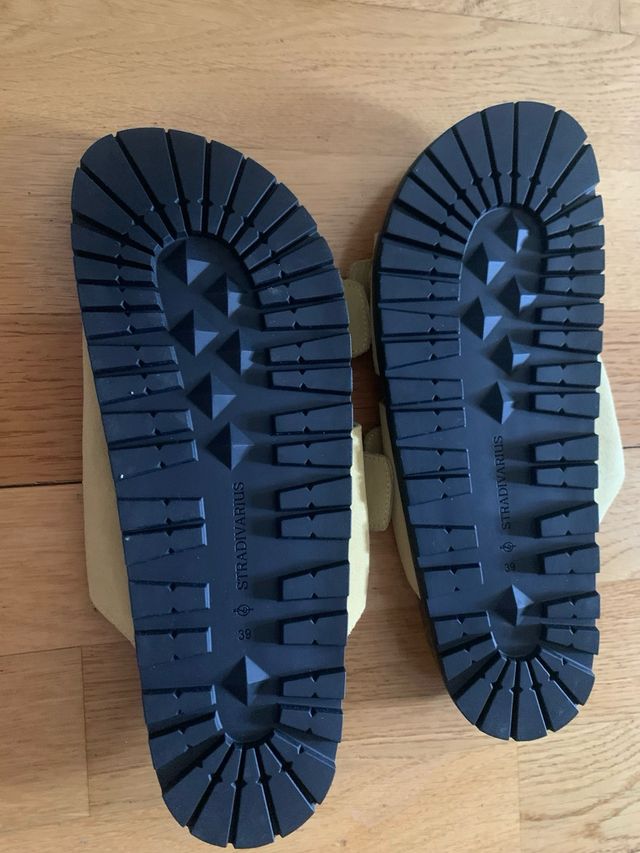 Sandalias Stradivarius amarillas nº 39