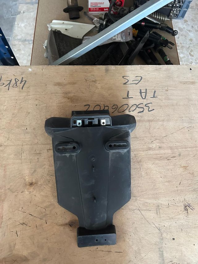 PORTAMATRICULAS Yamaha R6 (03-05)