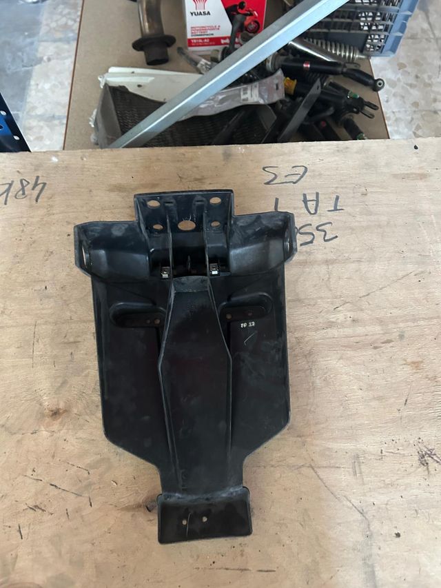 PORTAMATRICULAS Yamaha R6 (03-05)