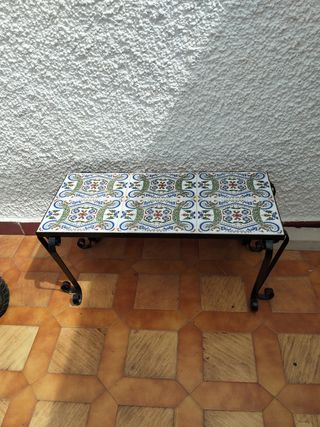 Mesa exterior cerámica y metal