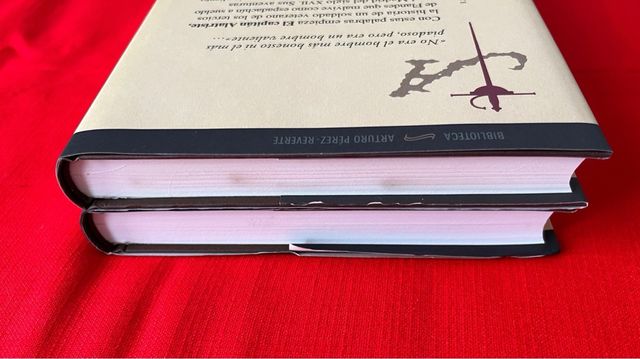 2 Libros Pérez Reverte - Capitán Alatriste