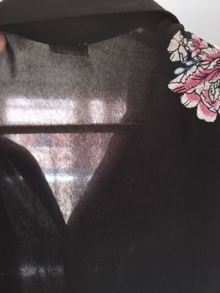 Vestido negro estampado flores