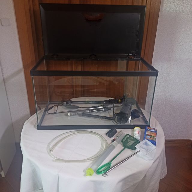 Kit acuario Ciano 60 + complementos