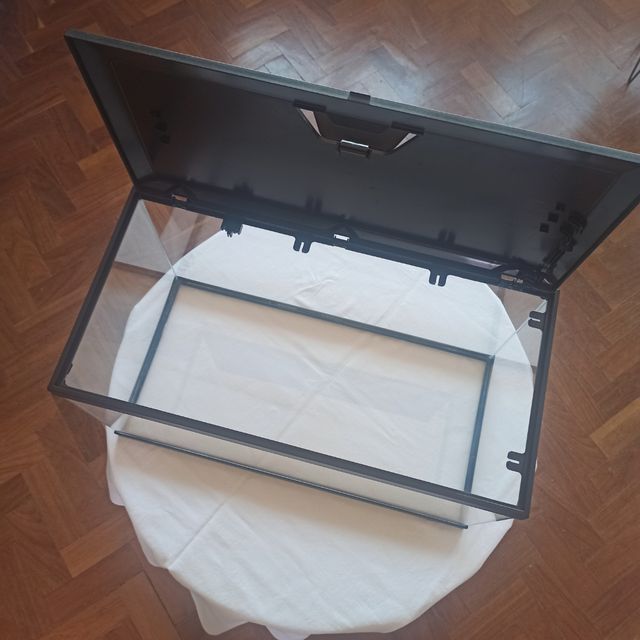 Kit acuario Ciano 60 + complementos