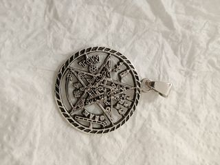 Colgante plata hombre.
