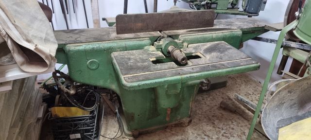 Cepilladora profesional usada ojo leer