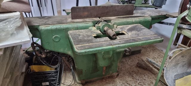 Cepilladora profesional usada ojo leer