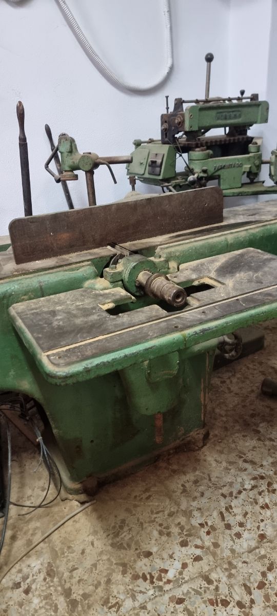 Cepilladora profesional usada ojo leer