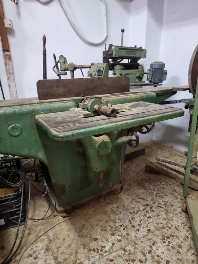 Cepilladora profesional usada ojo leer