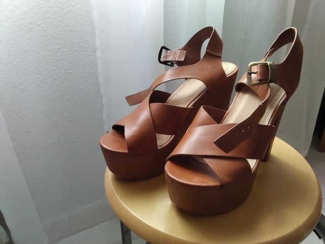 Sandalias con cuña mujer