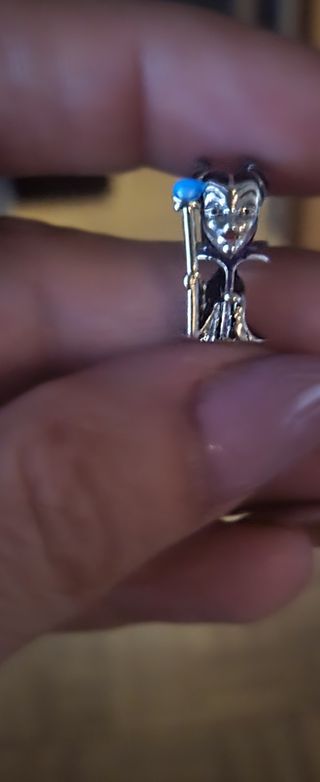 Charm Maléfica plata ,el bastón brilla en la oscur