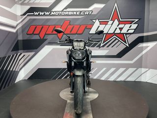 Yamaha MT-07 Gris Fluor - Moto