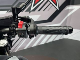 Yamaha MT-07 Gris Fluor - Moto