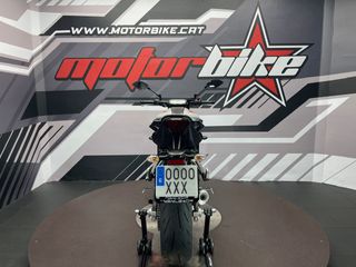 Yamaha MT-07 Gris Fluor - Moto