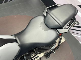 Yamaha MT-07 Gris Fluor - Moto