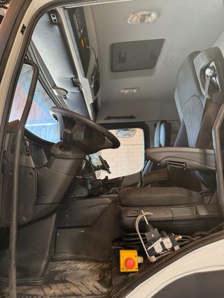 Mercedes Antos 2135 Portacontenedores
