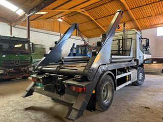 Mercedes Antos 2135 Portacontenedores