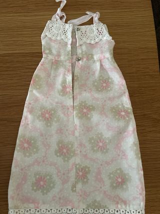 Bata, camisón y toquilla para Nancy Famosa