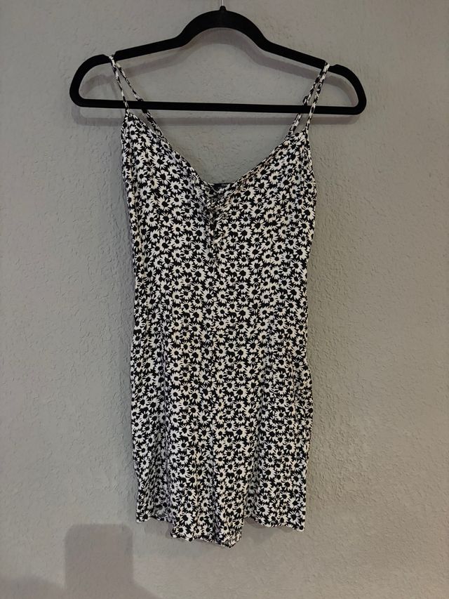 Mono Bershka XS - blanco y negro