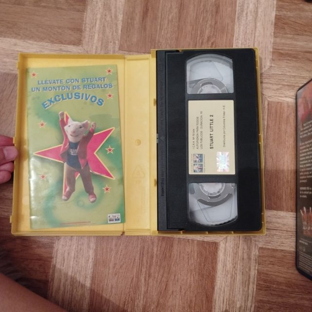VHS infantiles: Stuart Little 1 & 2 + Hermano Oso