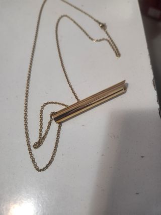 Collar antiestrés dorado