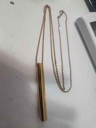 Collar antiestrés dorado