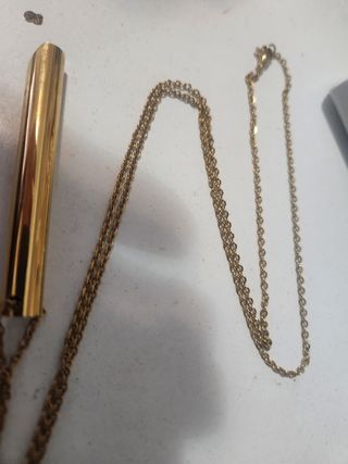 Collar antiestrés dorado