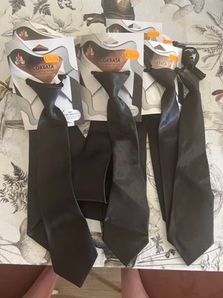 10 Corbatas negras disfraz adulto