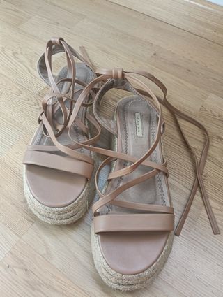 Sandalias CORINA planas marrones