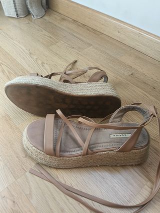 Sandalias CORINA planas marrones